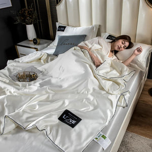 Summer Mulberry Silk Comforter Duvet Insert Luxury Natural Silk Blanket Satin Bedding Quilt Queen Single Double Twin Size Bed NEWFURNITURELOOKS